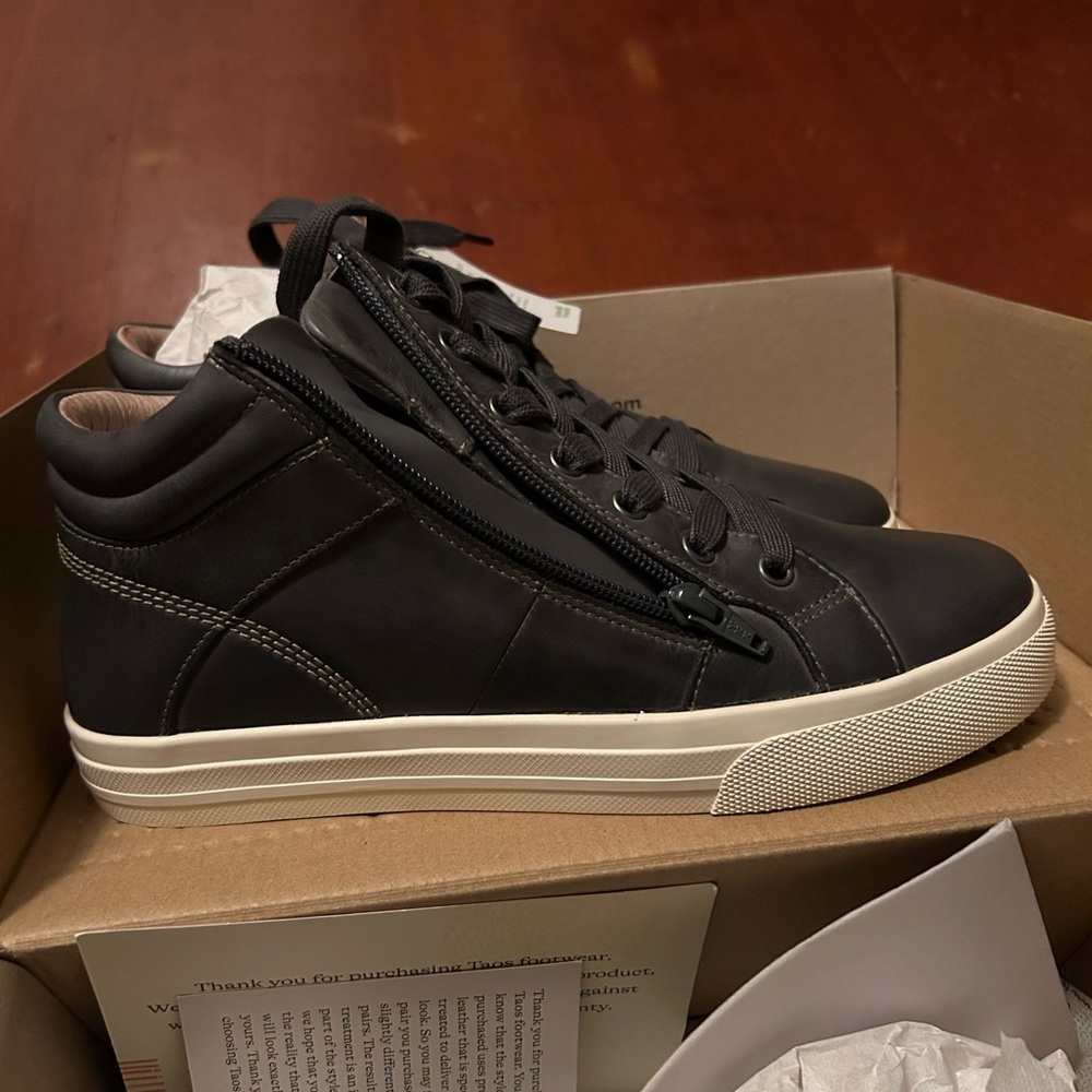Taos Footwear Women’s Sneakers